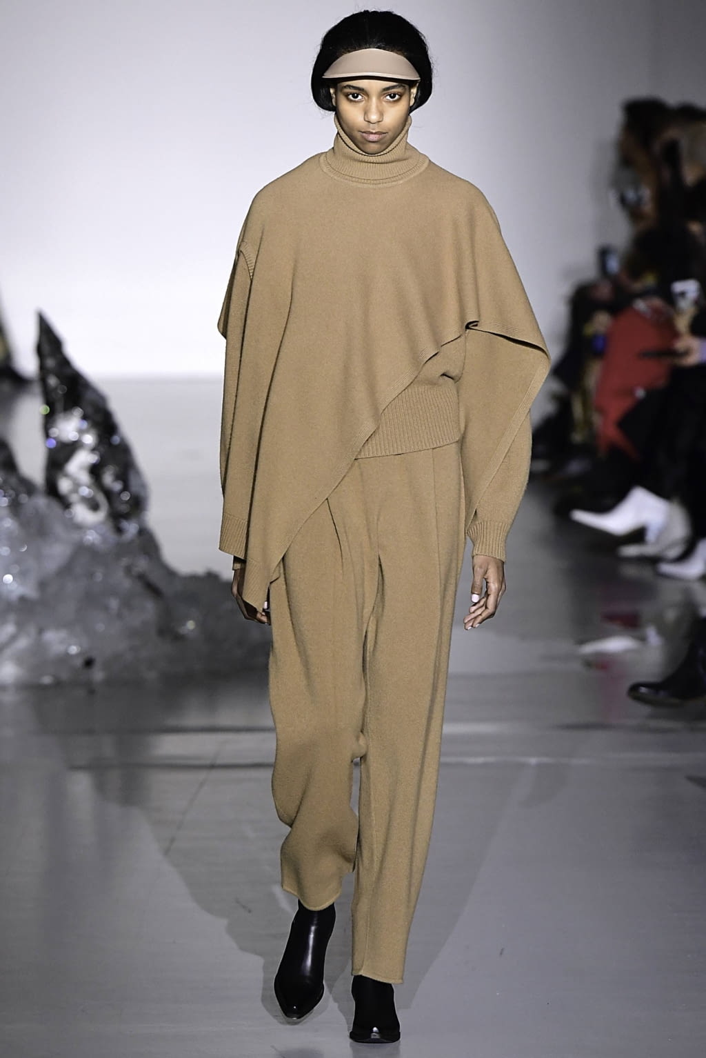 Fashion Week London Fall/Winter 2019 look 16 from the Pringle of Scotland collection womenswear