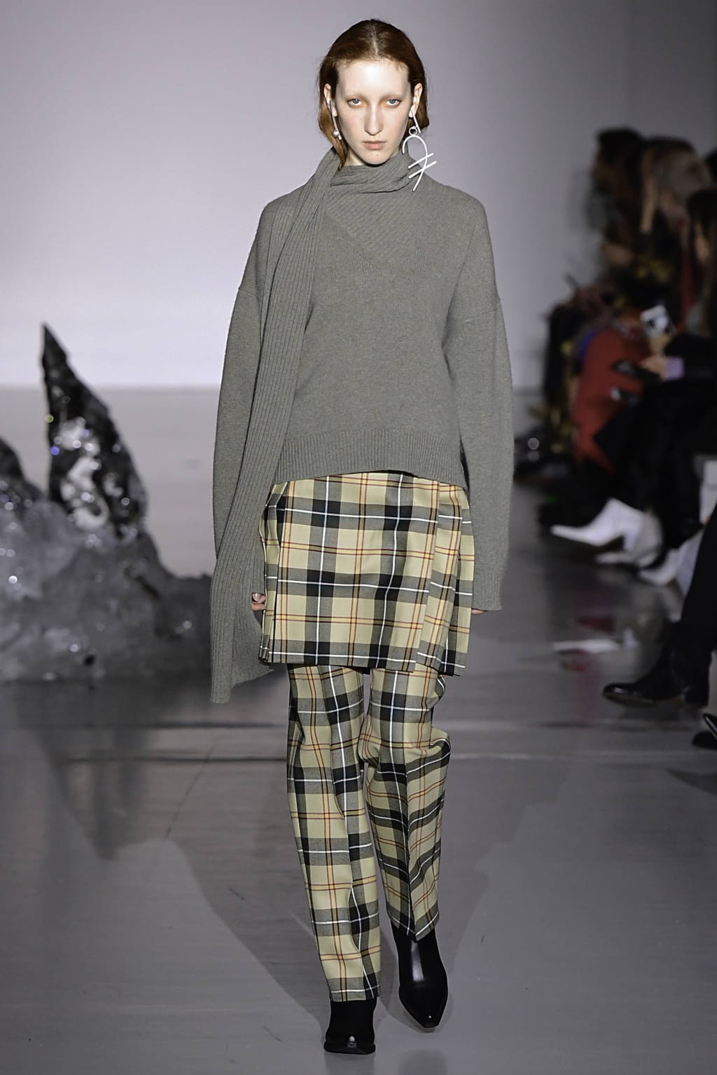 Fashion Week London Fall/Winter 2019 look 17 from the Pringle of Scotland collection 女装