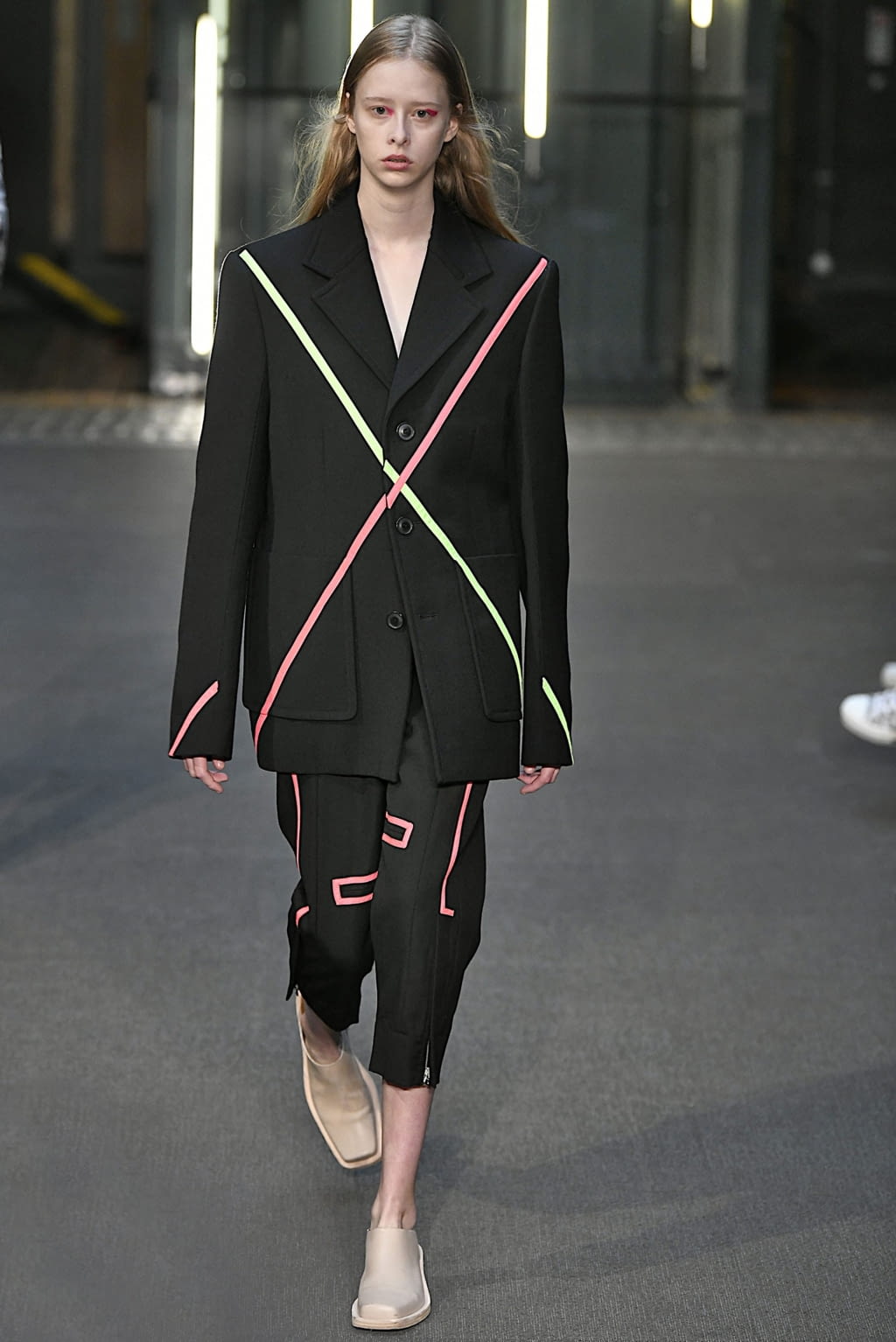 Fashion Week London Fall/Winter 2019 look 5 from the Pronounce collection 男装