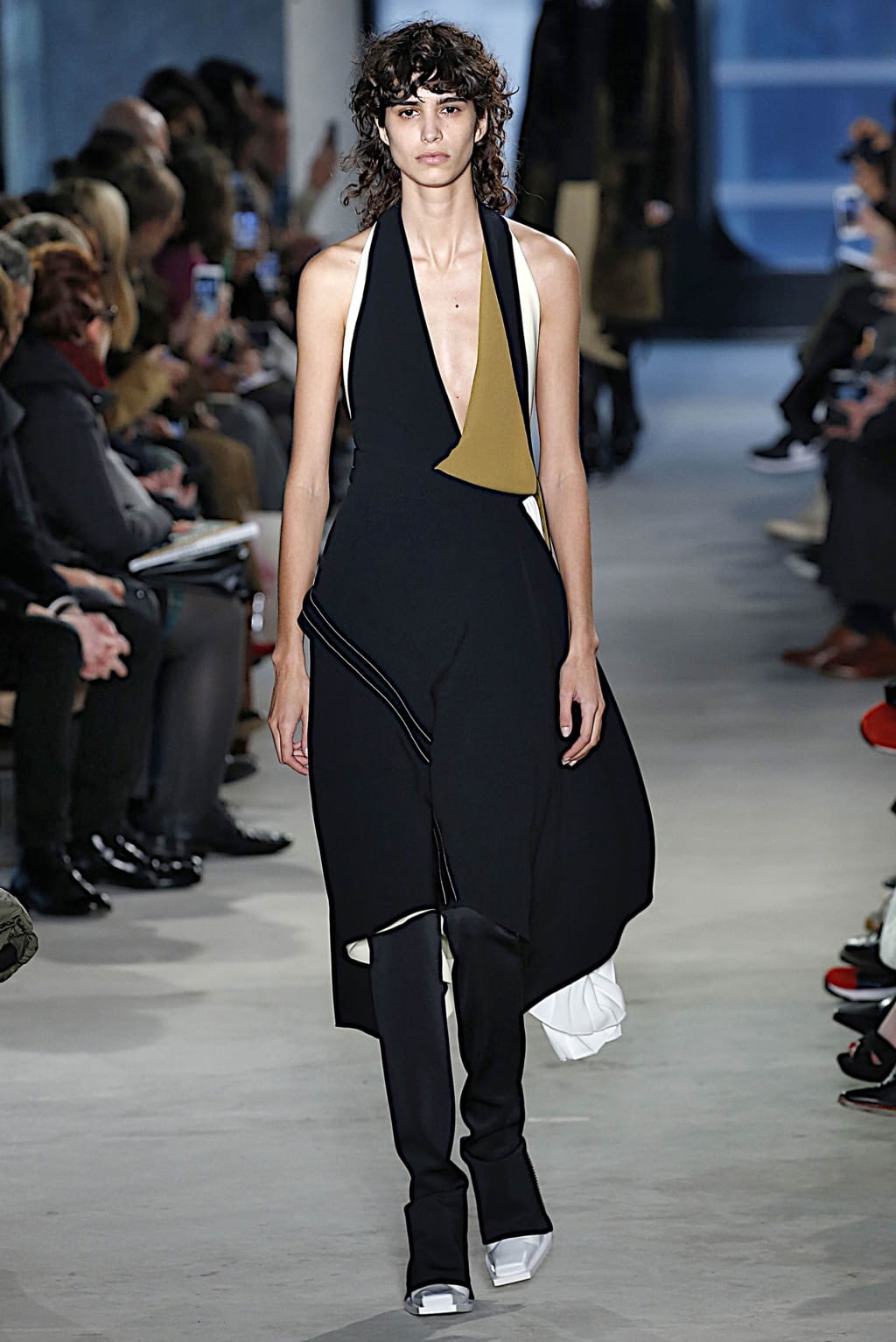 Fashion Week New York Fall/Winter 2019 look 7 from the Proenza Schouler collection 女装