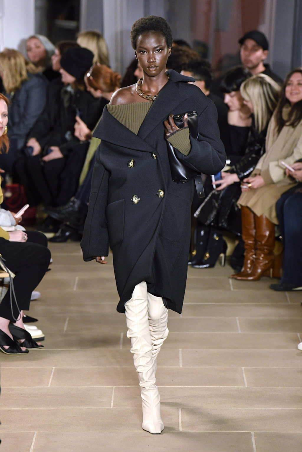 Fashion Week New York Fall/Winter 2020 look 2 from the Proenza Schouler collection 女装
