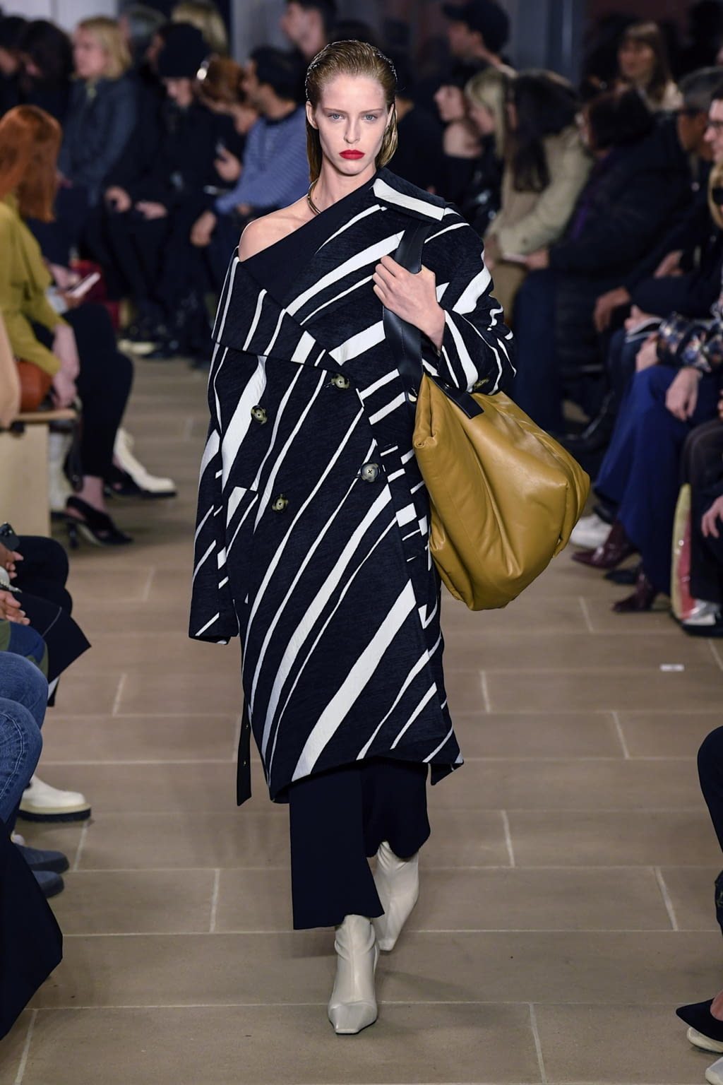 Fashion Week New York Fall/Winter 2020 look 29 from the Proenza Schouler collection womenswear