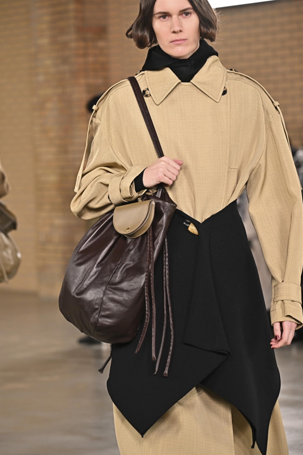 Fashion Week New York Fall/Winter 2022 look 9 from the Proenza Schouler collection 女装配饰