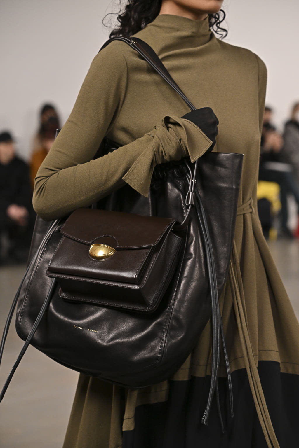 Fashion Week New York Fall/Winter 2022 look 10 from the Proenza Schouler collection womenswear accessories