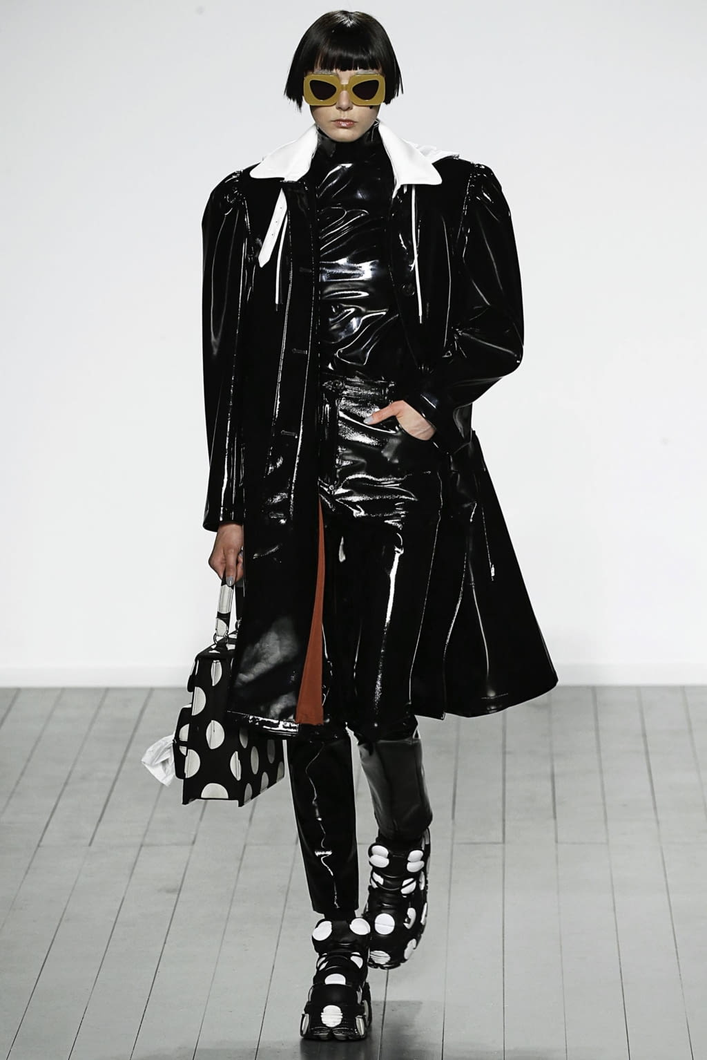 Fashion Week London Fall/Winter 2019 look 25 from the pushBUTTON collection womenswear