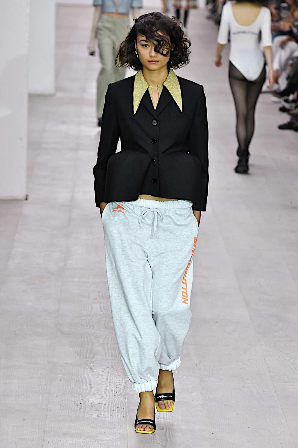 Fashion Week London Spring/Summer 2020 look 26 from the pushBUTTON collection 女装