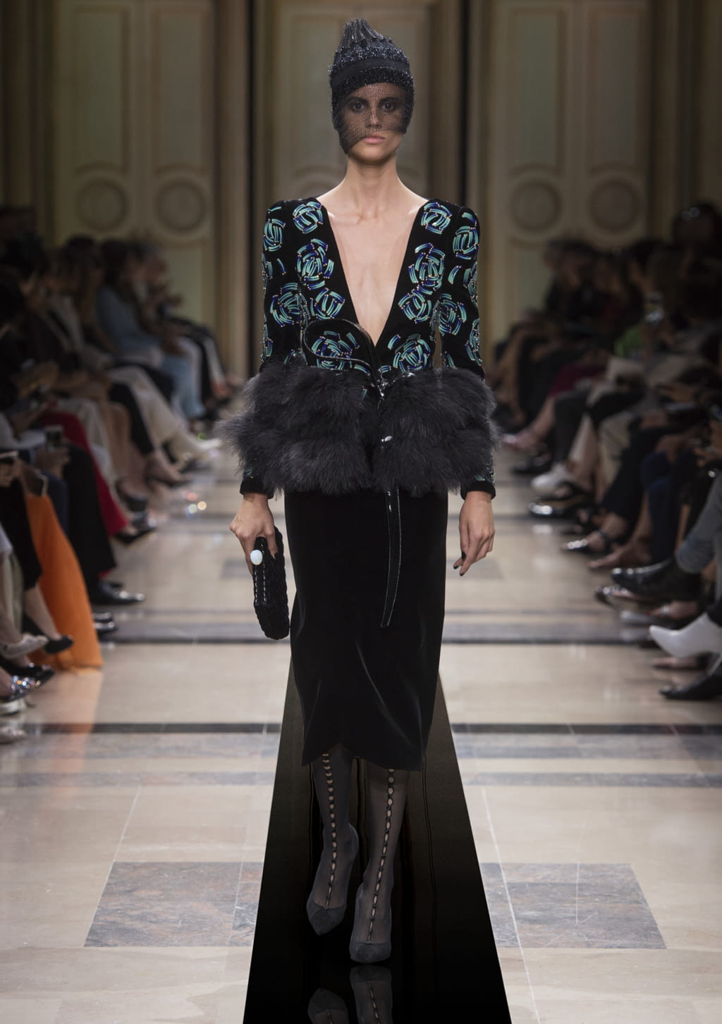 Fashion Week Paris Fall/Winter 2017 look 30 from the Giorgio Armani Privé collection couture
