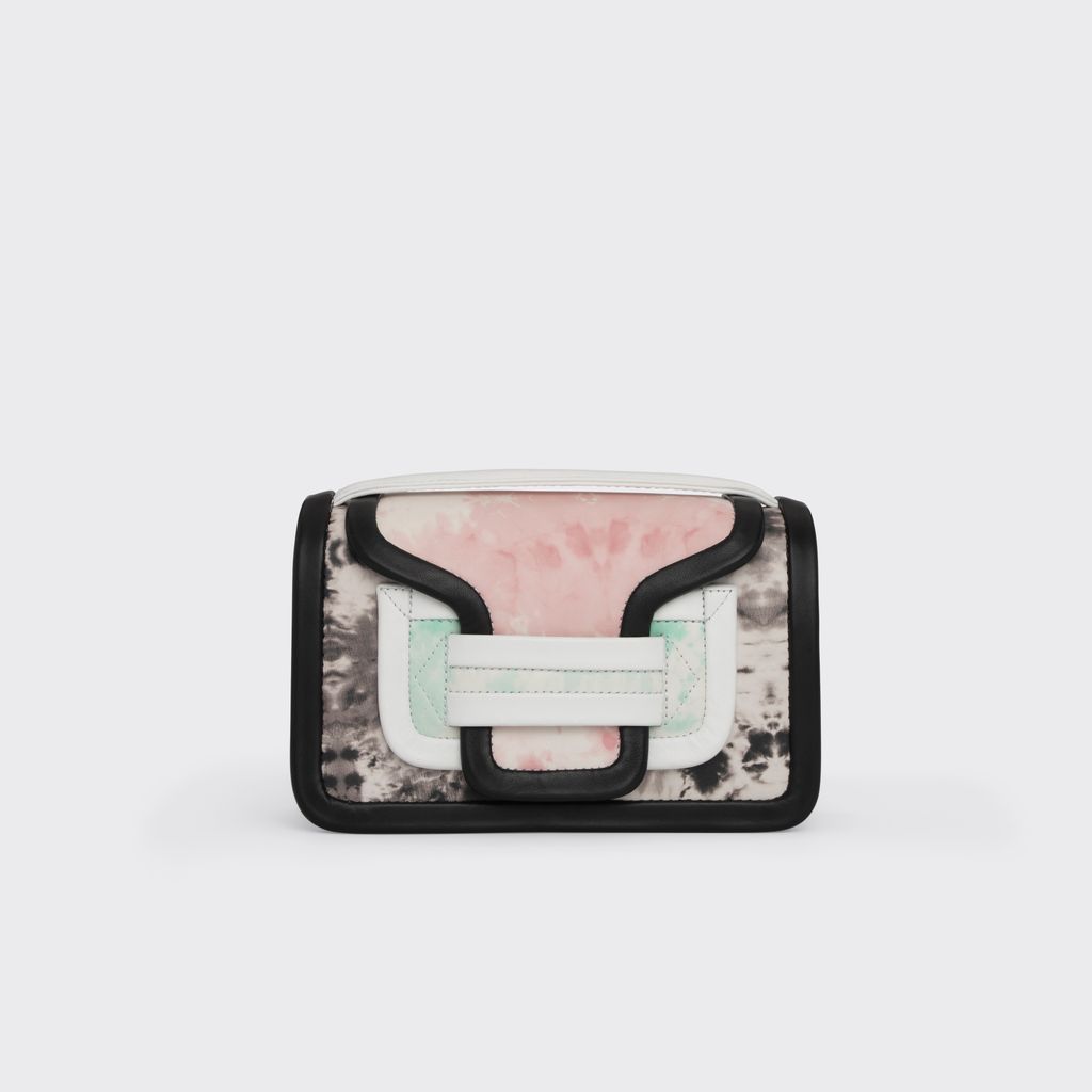 Fashion Week Paris Spring/Summer 2025 look 37 from the Pierre Hardy collection 女装配饰