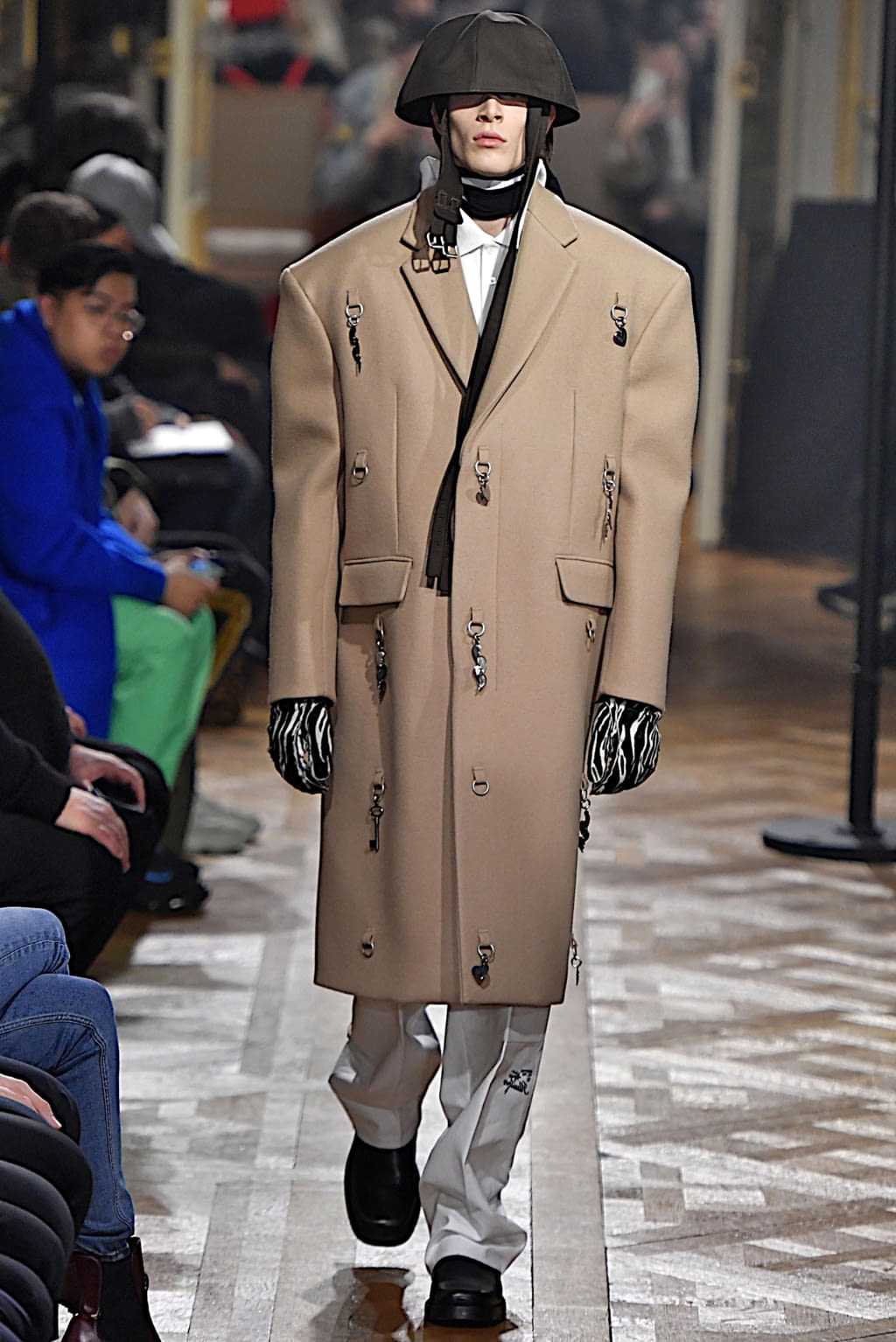 Fashion Week Paris Fall/Winter 2019 look 8 from the Raf Simons collection 男装