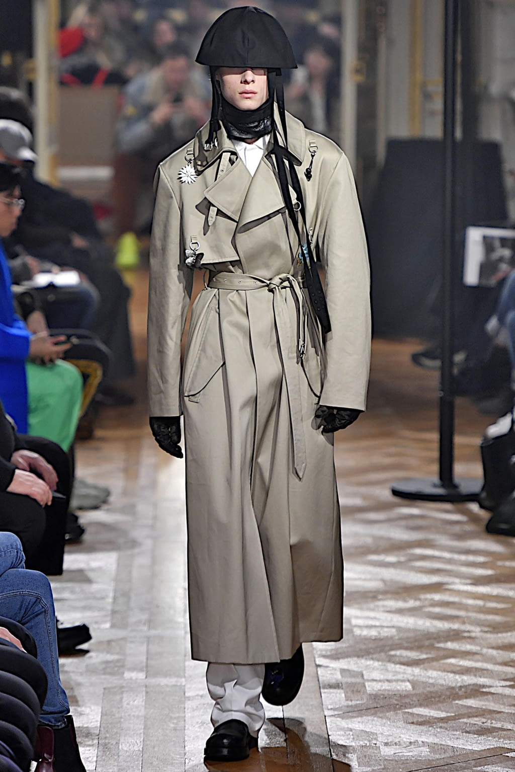 Fashion Week Paris Fall/Winter 2019 look 11 from the Raf Simons collection 男装