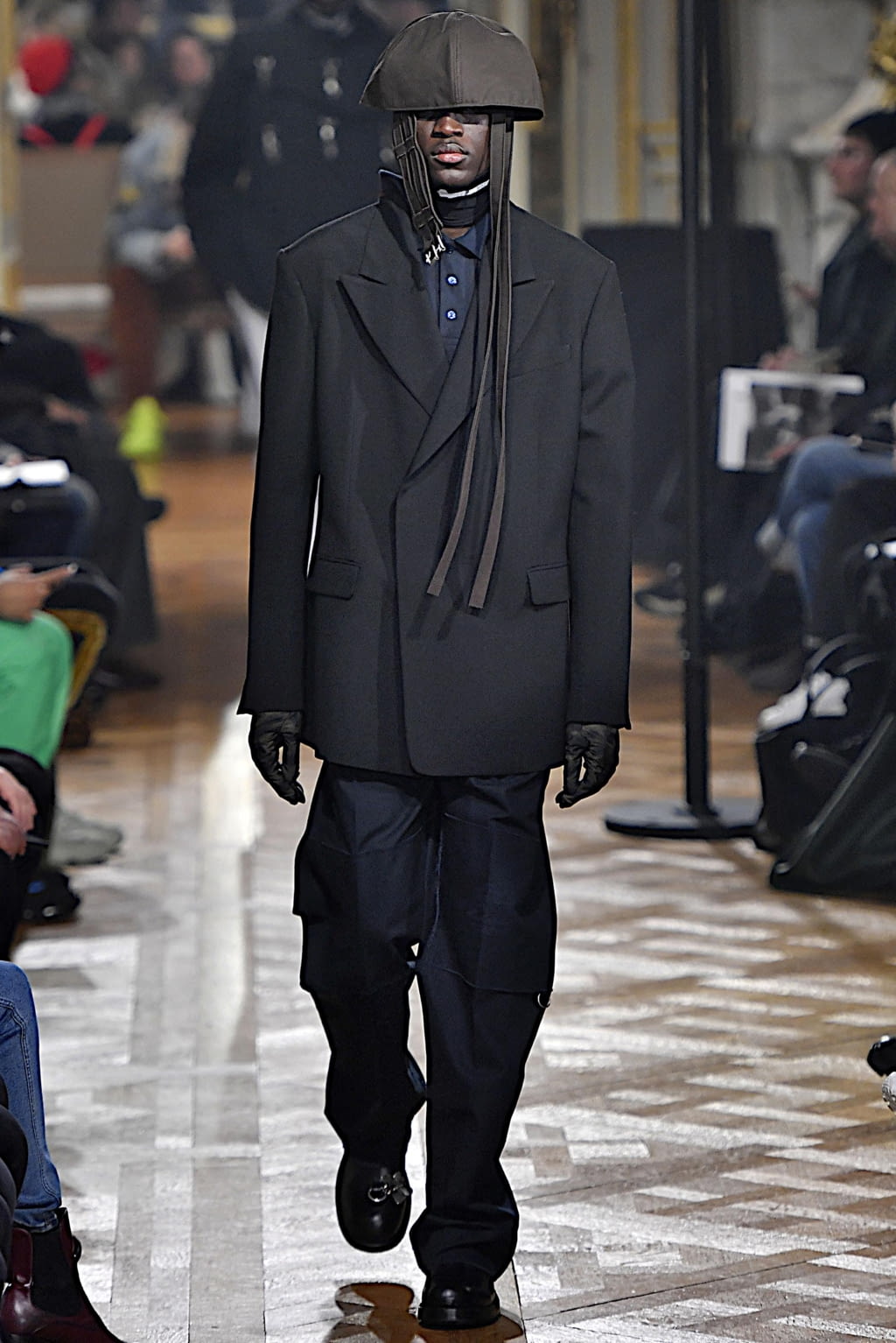 Fashion Week Paris Fall/Winter 2019 look 17 from the Raf Simons collection menswear