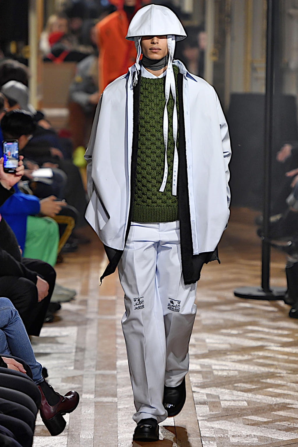 Fashion Week Paris Fall/Winter 2019 look 32 from the Raf Simons collection menswear