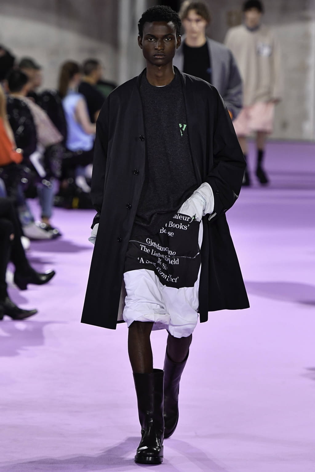 Fashion Week Paris Spring/Summer 2020 look 16 de la collection Raf Simons menswear