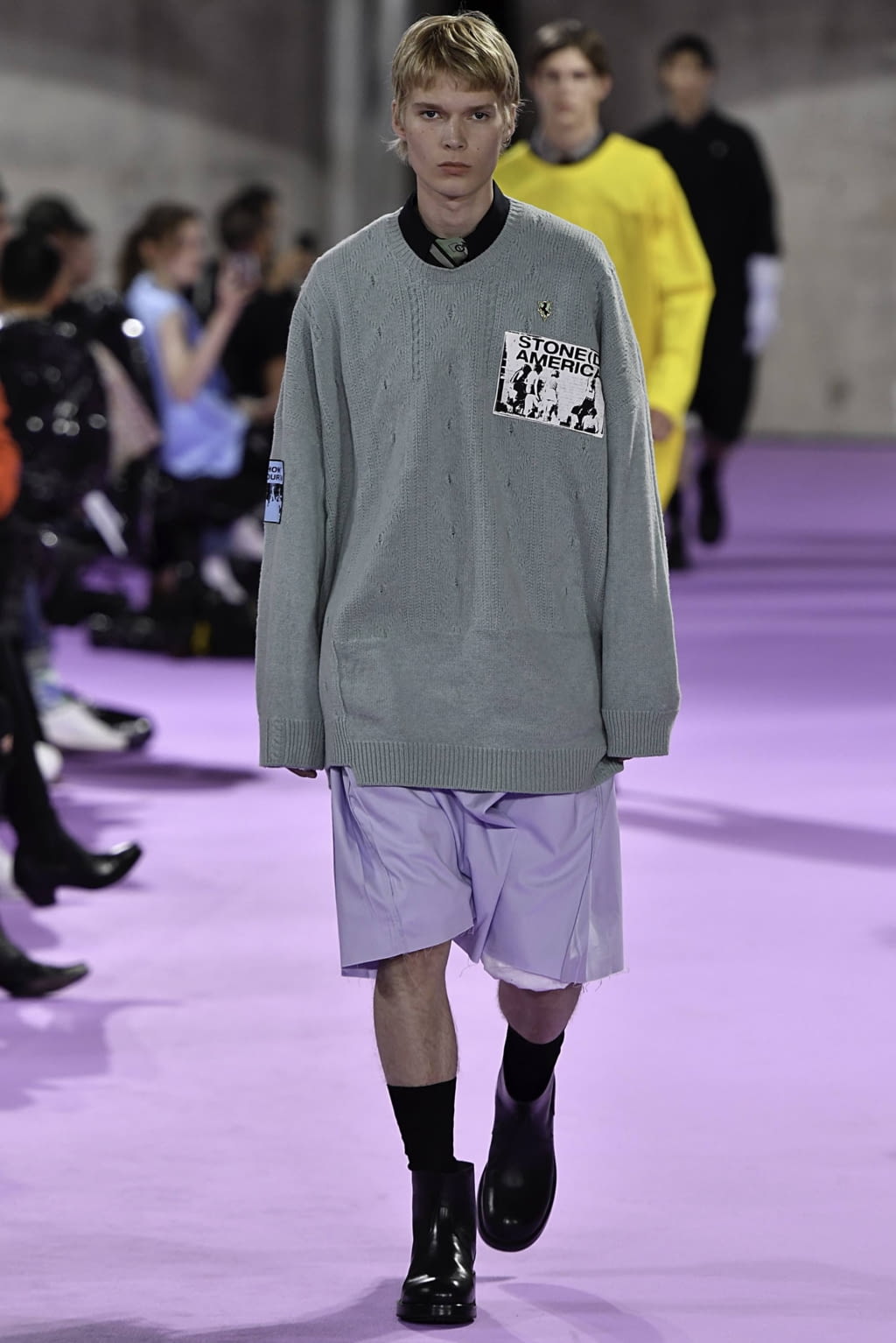 Fashion Week Paris Spring/Summer 2020 look 19 from the Raf Simons collection menswear