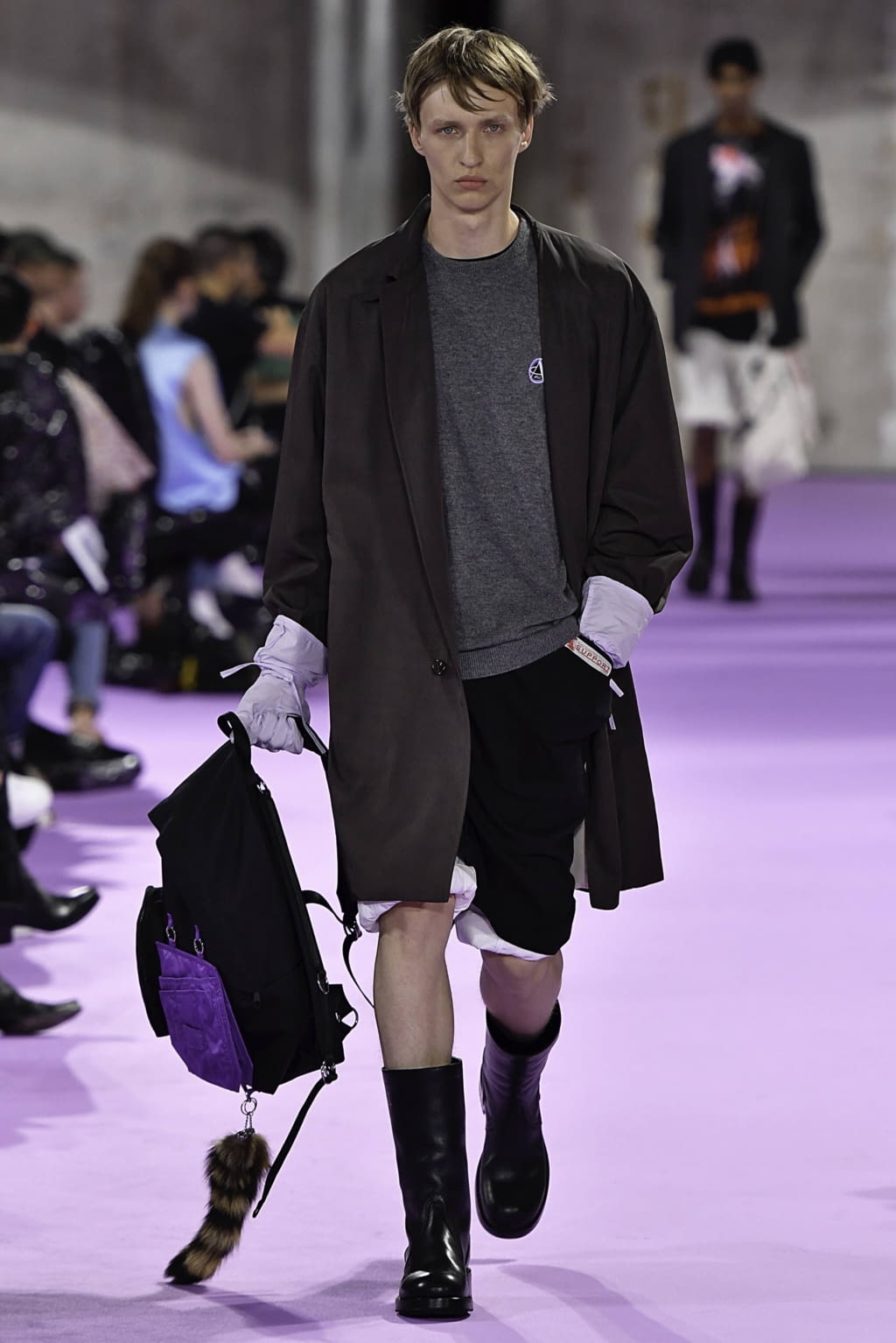 Fashion Week Paris Spring/Summer 2020 look 33 from the Raf Simons collection 男装