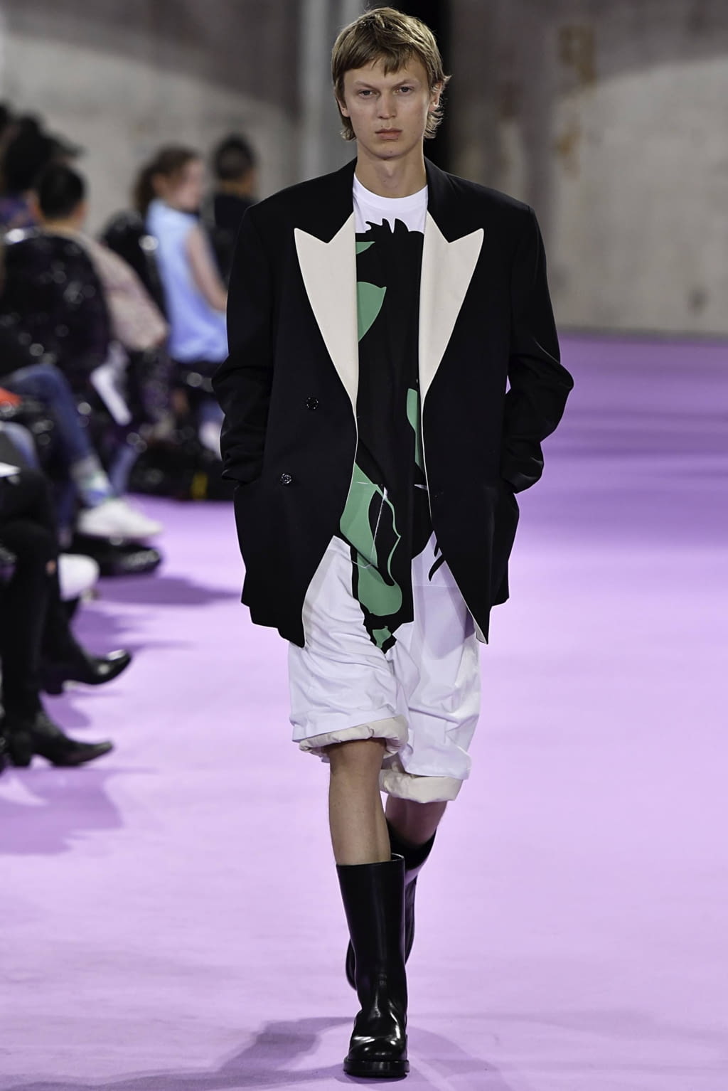 Fashion Week Paris Spring/Summer 2020 look 53 from the Raf Simons collection 男装