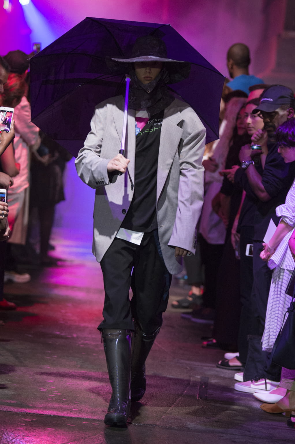 Fashion Week New York Spring/Summer 2018 look 40 from the Raf Simons collection 男装