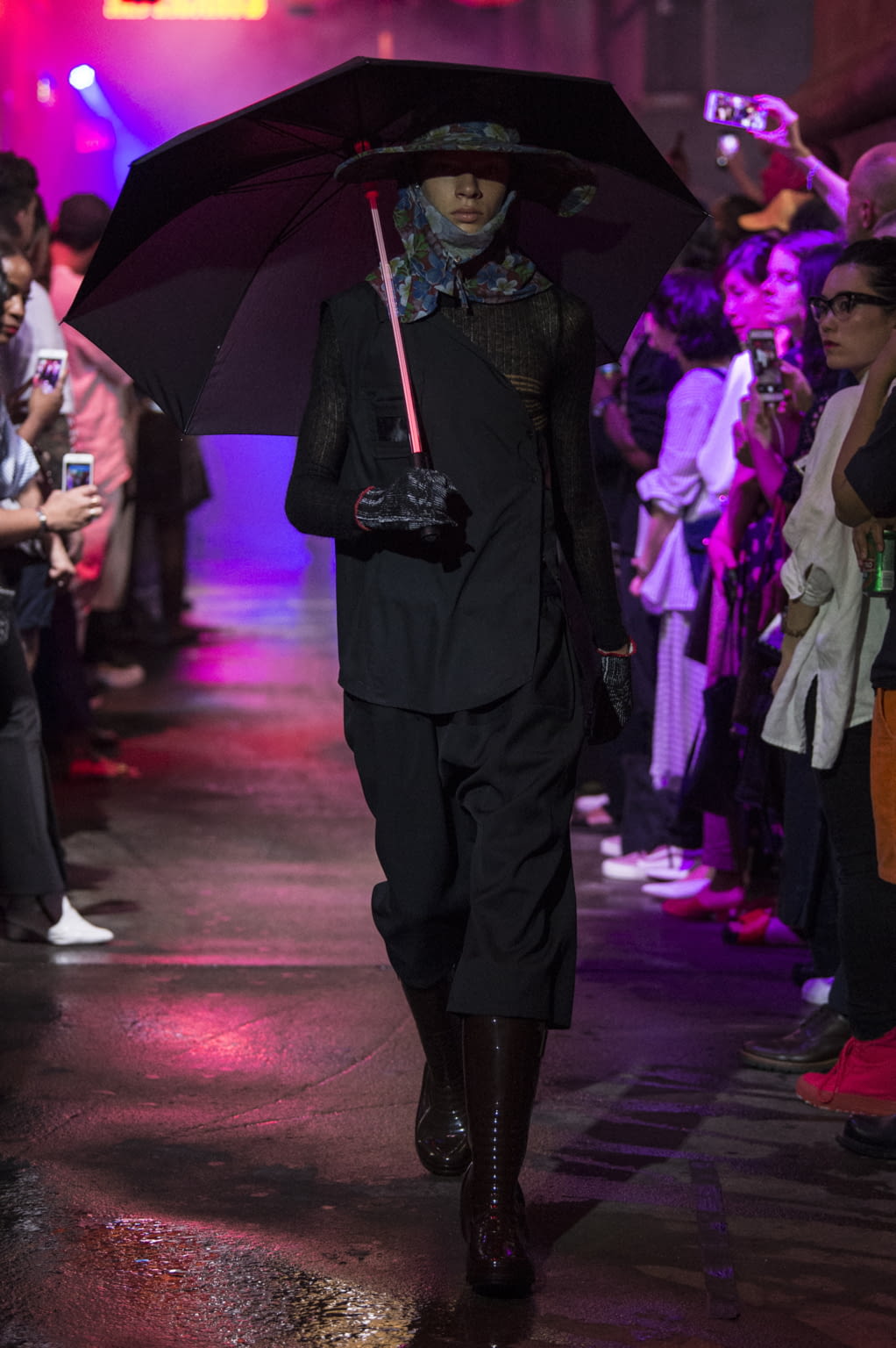 Fashion Week New York Spring/Summer 2018 look 42 from the Raf Simons collection 男装