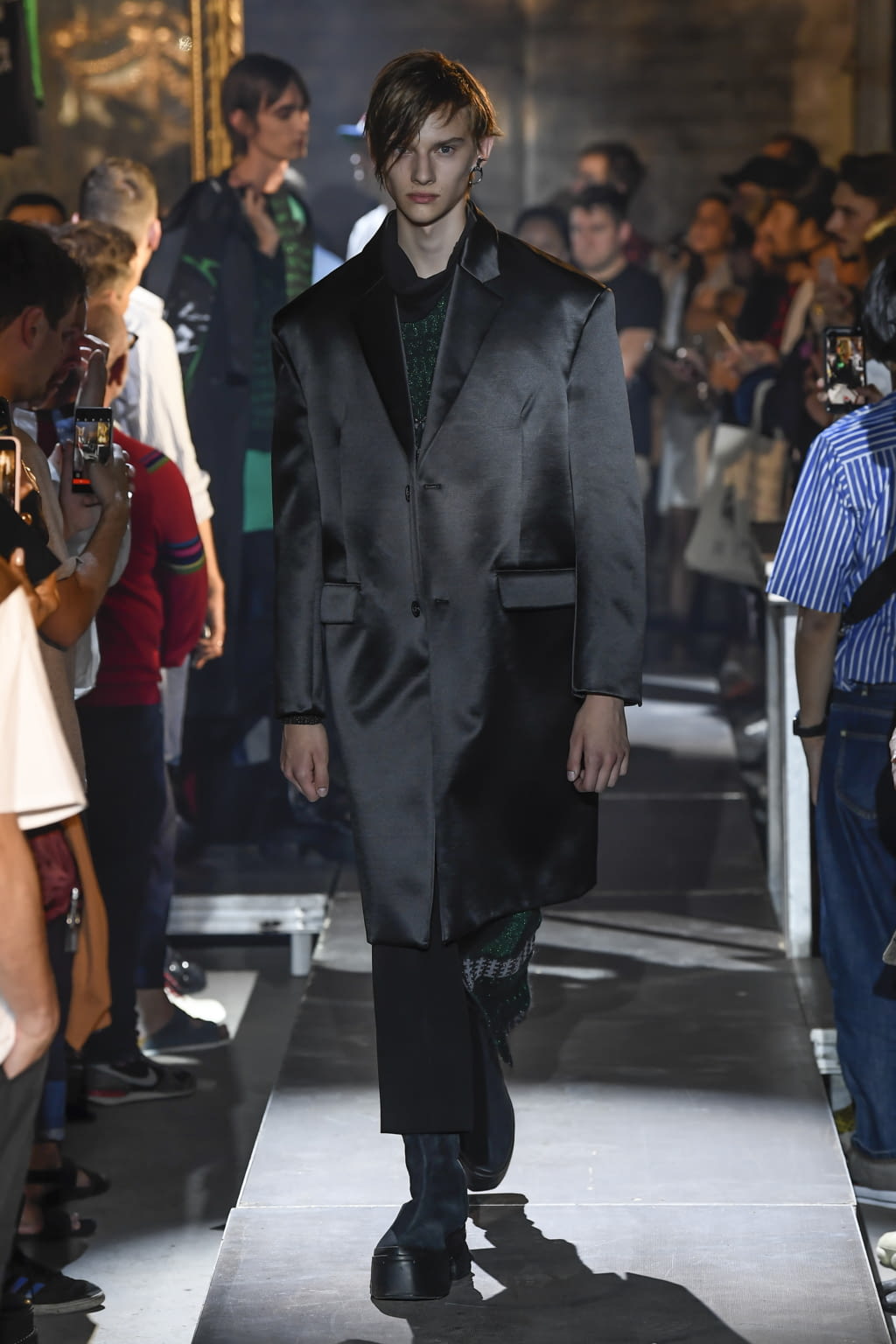 Fashion Week Paris Spring/Summer 2019 look 8 from the Raf Simons collection menswear