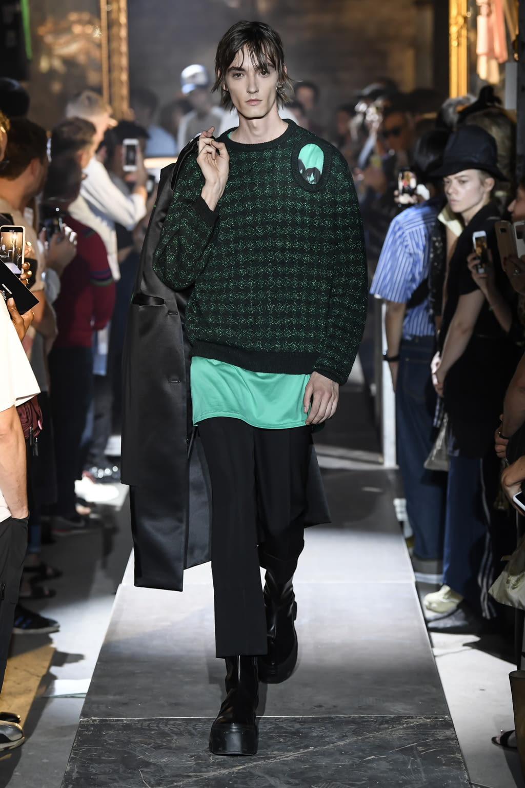 Fashion Week Paris Spring/Summer 2019 look 9 from the Raf Simons collection menswear