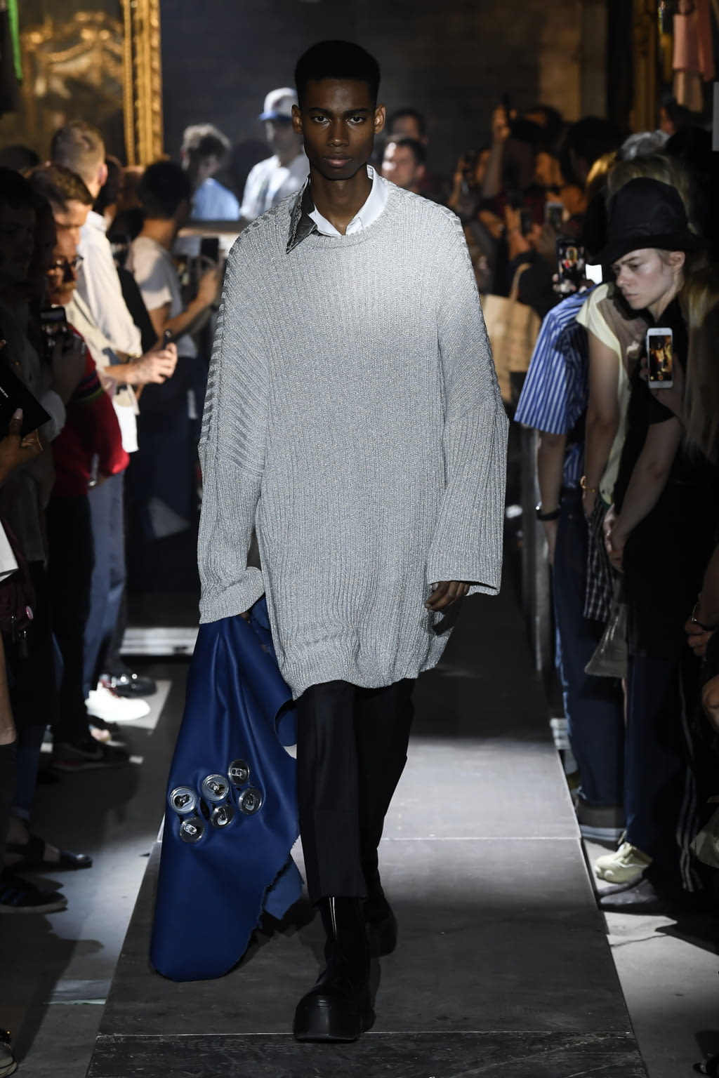 Fashion Week Paris Spring/Summer 2019 look 10 de la collection Raf Simons menswear
