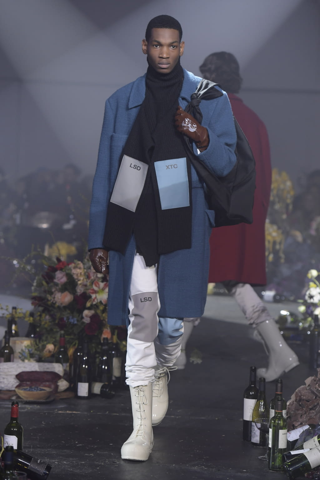 Fashion Week New York Fall/Winter 2018 look 13 from the Raf Simons collection menswear