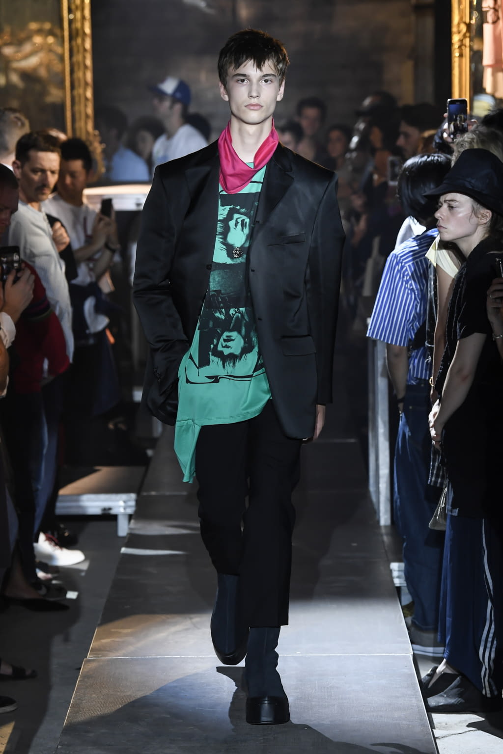 Fashion Week Paris Spring/Summer 2019 look 15 from the Raf Simons collection menswear