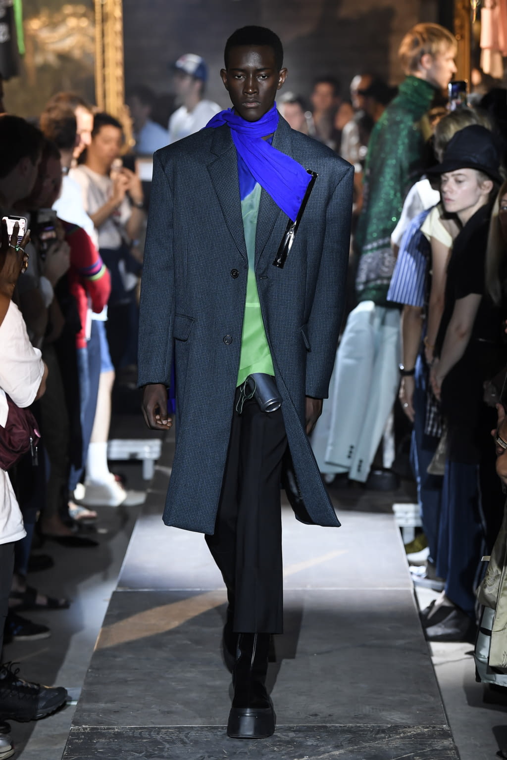 Fashion Week Paris Spring/Summer 2019 look 21 from the Raf Simons collection menswear