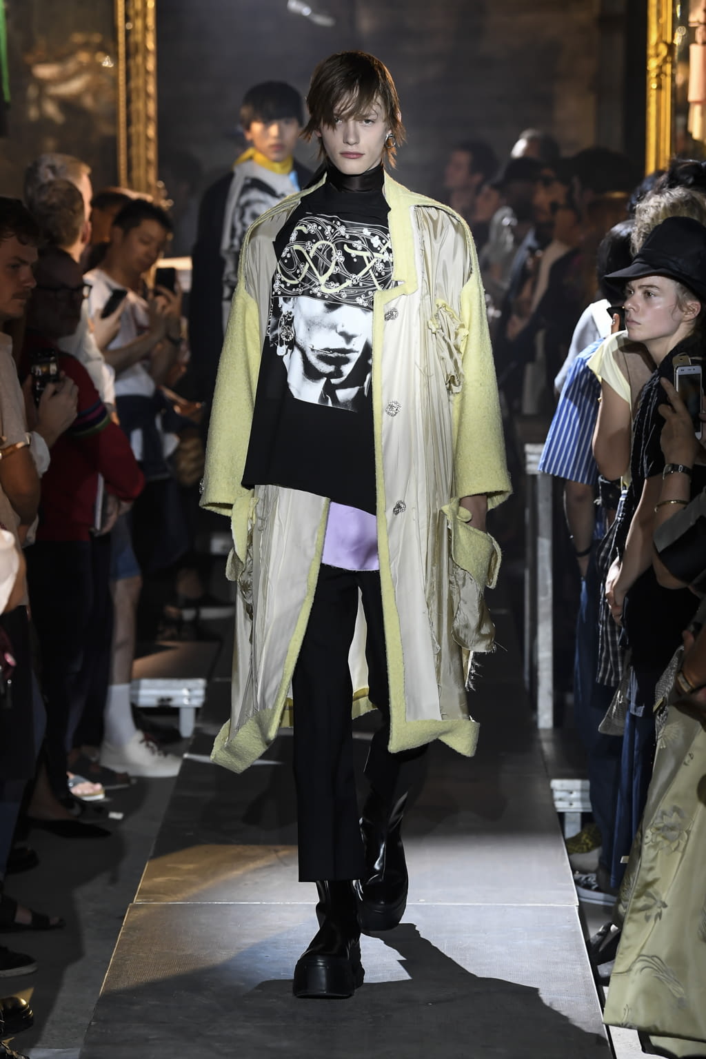 Fashion Week Paris Spring/Summer 2019 look 24 de la collection Raf Simons menswear