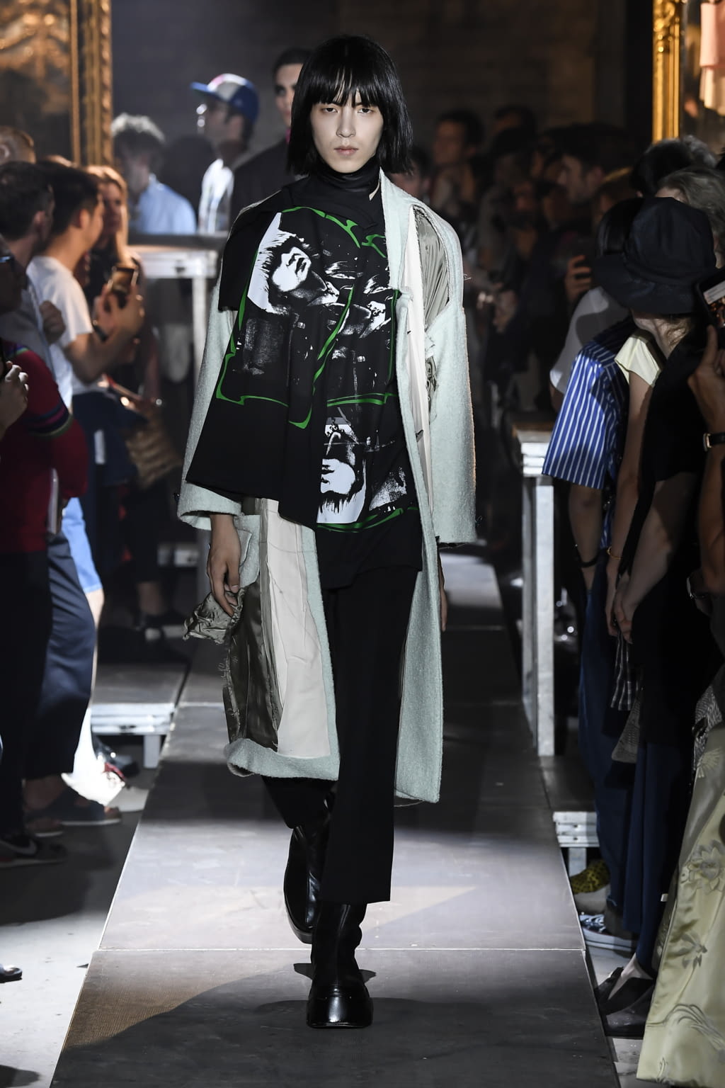 Fashion Week Paris Spring/Summer 2019 look 26 de la collection Raf Simons menswear