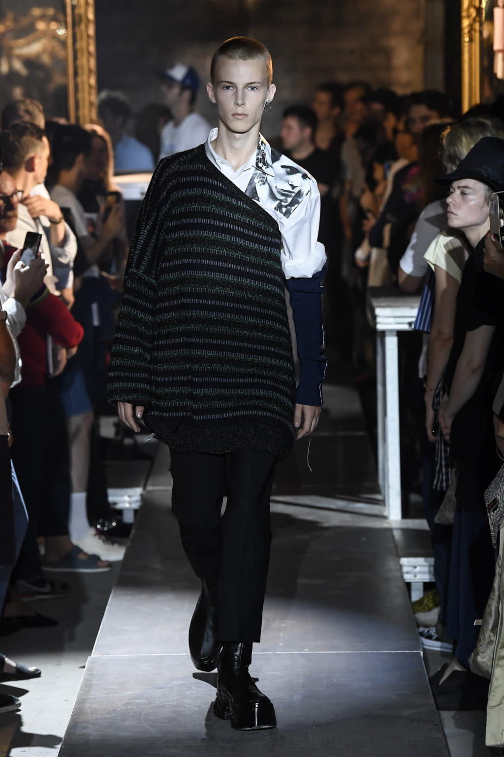 Fashion Week Paris Spring/Summer 2019 look 29 de la collection Raf Simons menswear