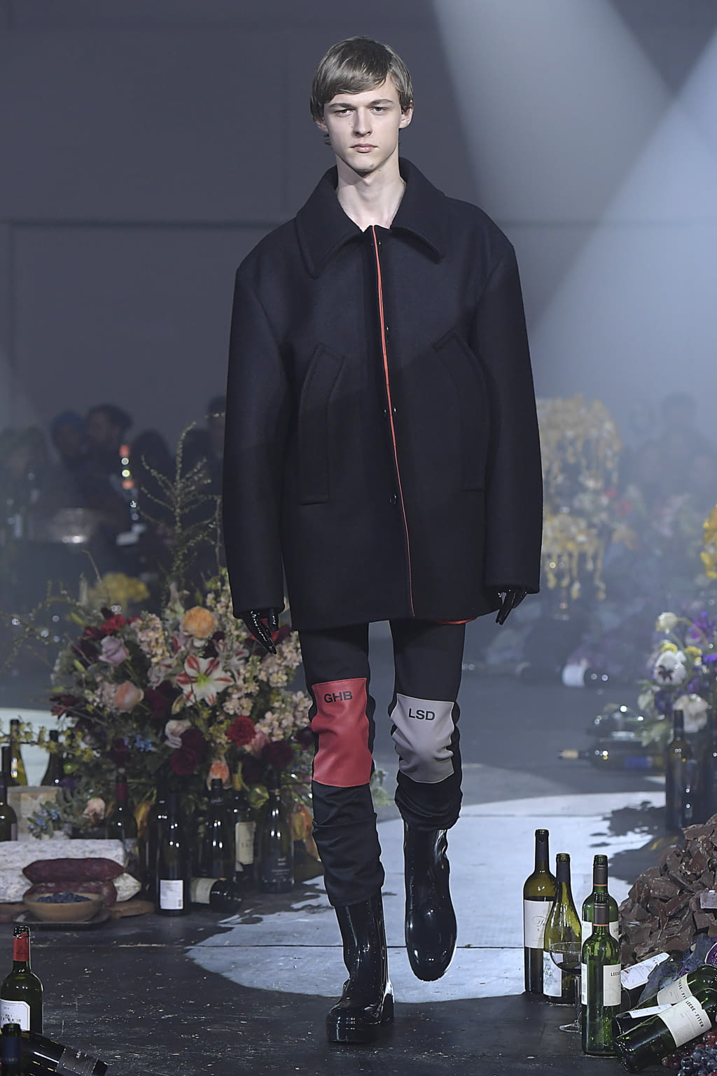 Fashion Week New York Fall/Winter 2018 look 30 from the Raf Simons collection 男装
