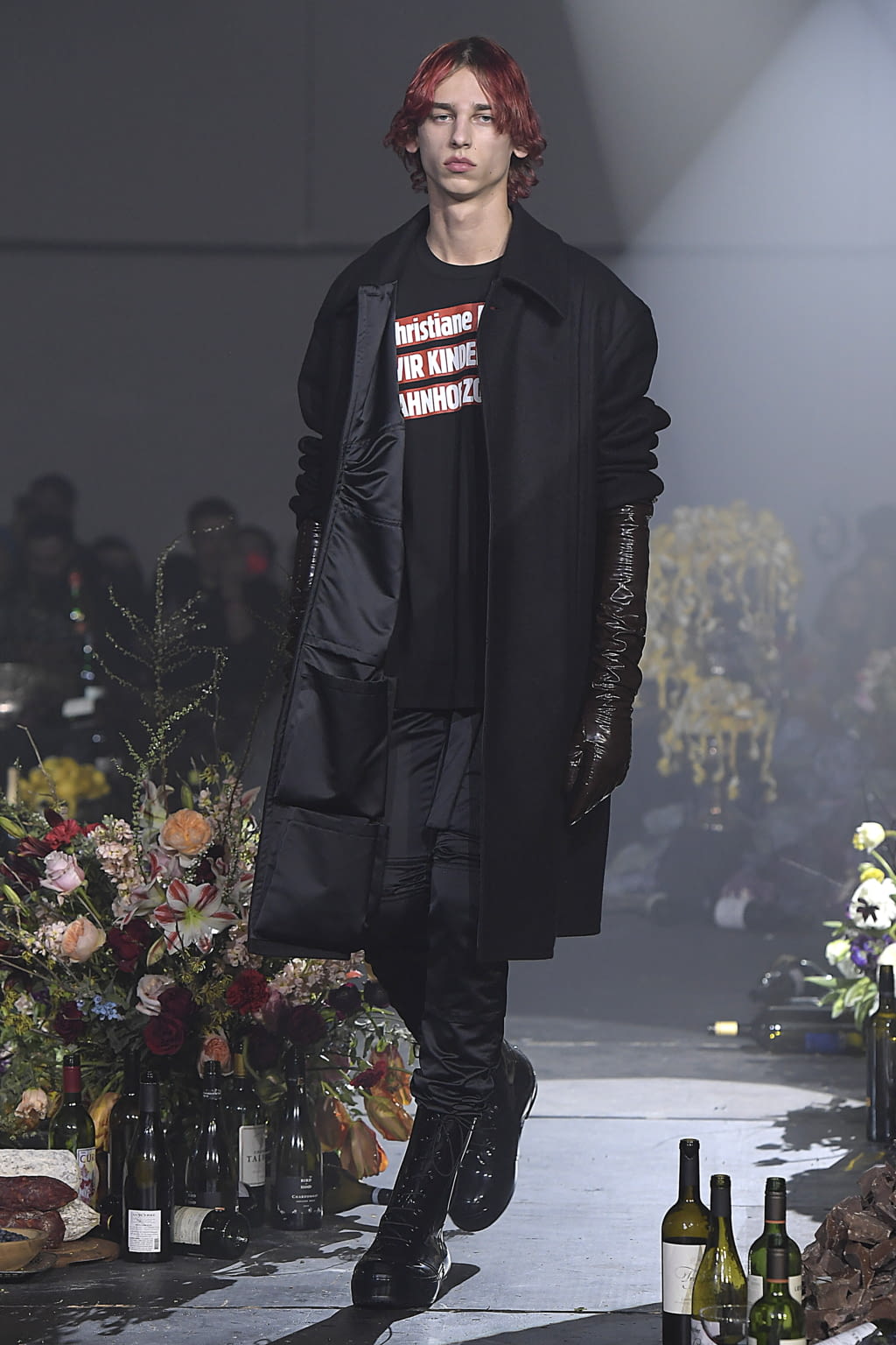 Fashion Week New York Fall/Winter 2018 look 31 from the Raf Simons collection menswear