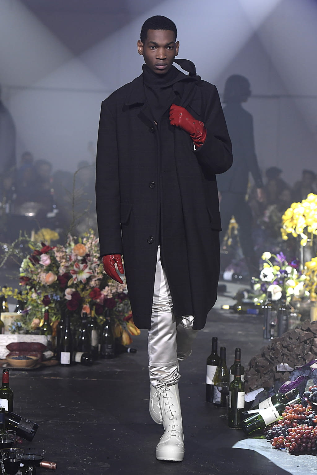 Fashion Week New York Fall/Winter 2018 look 32 from the Raf Simons collection menswear