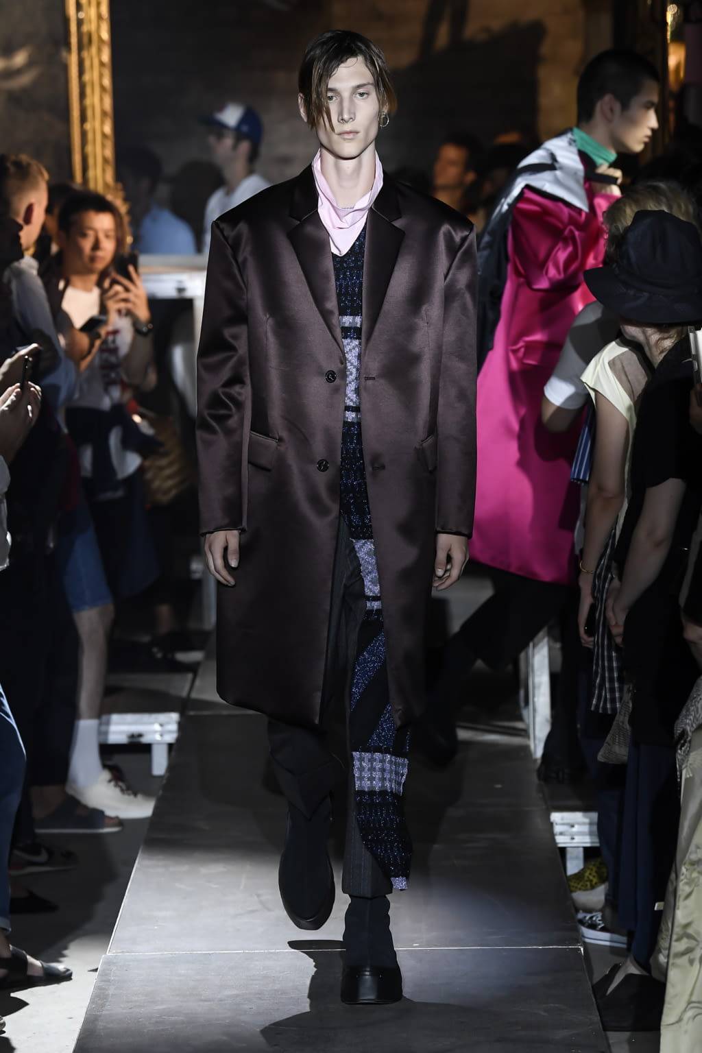 Fashion Week Paris Spring/Summer 2019 look 33 from the Raf Simons collection 男装