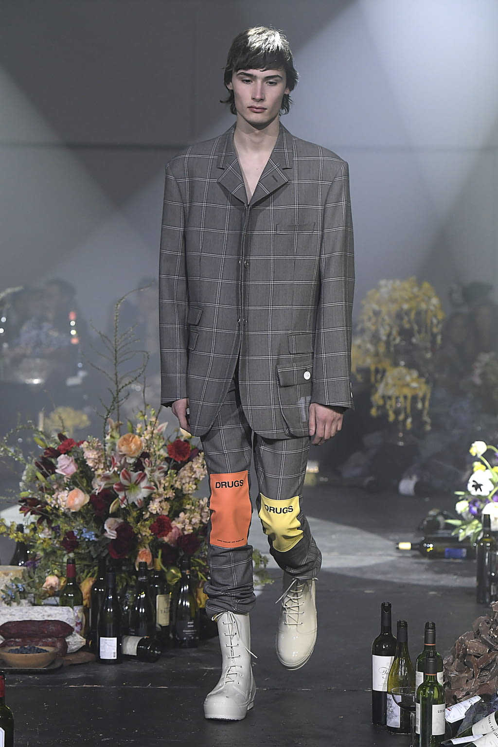 Fashion Week New York Fall/Winter 2018 look 37 from the Raf Simons collection menswear