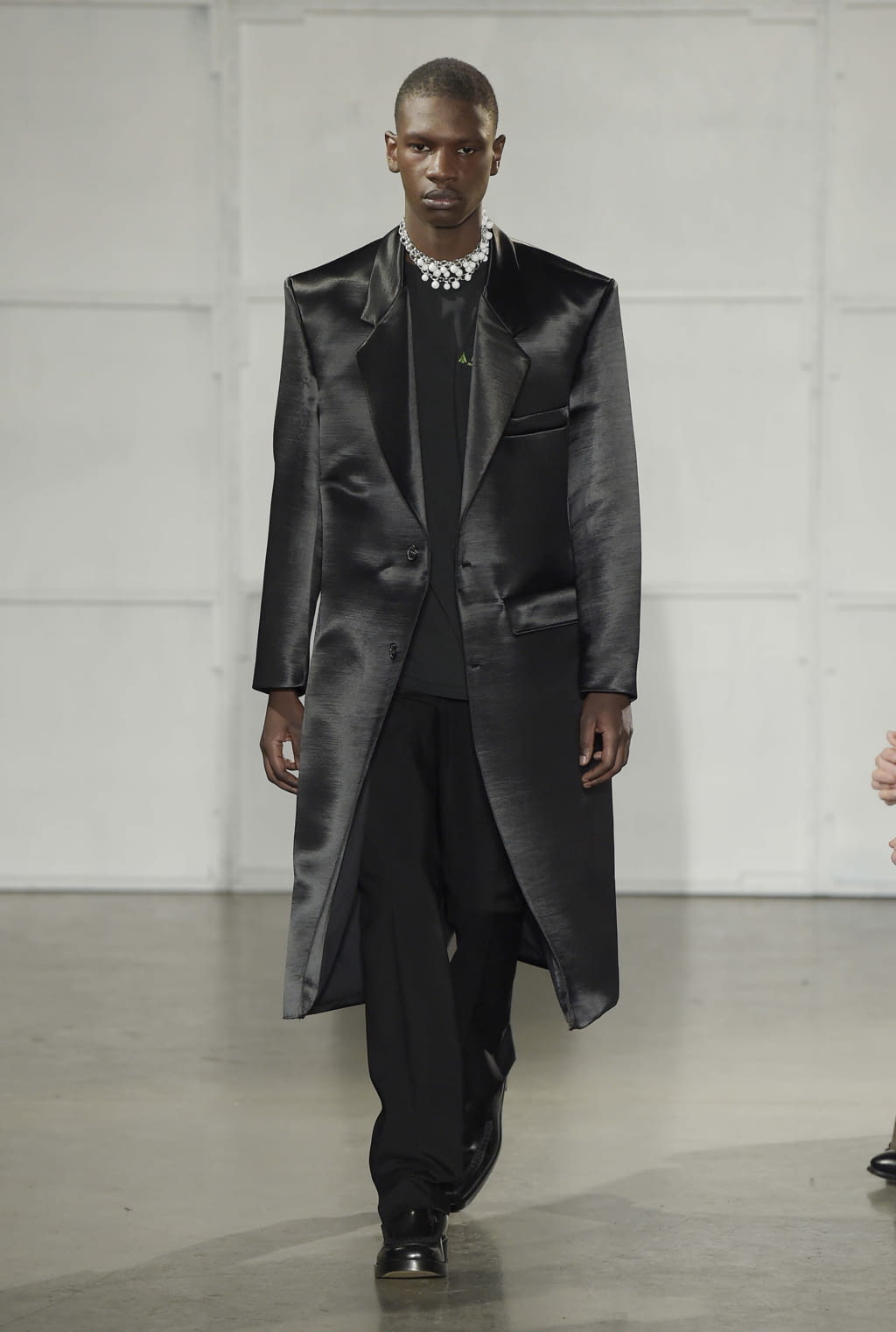 Fashion Week New York Fall/Winter 2017 look 13 from the Raf Simons collection menswear