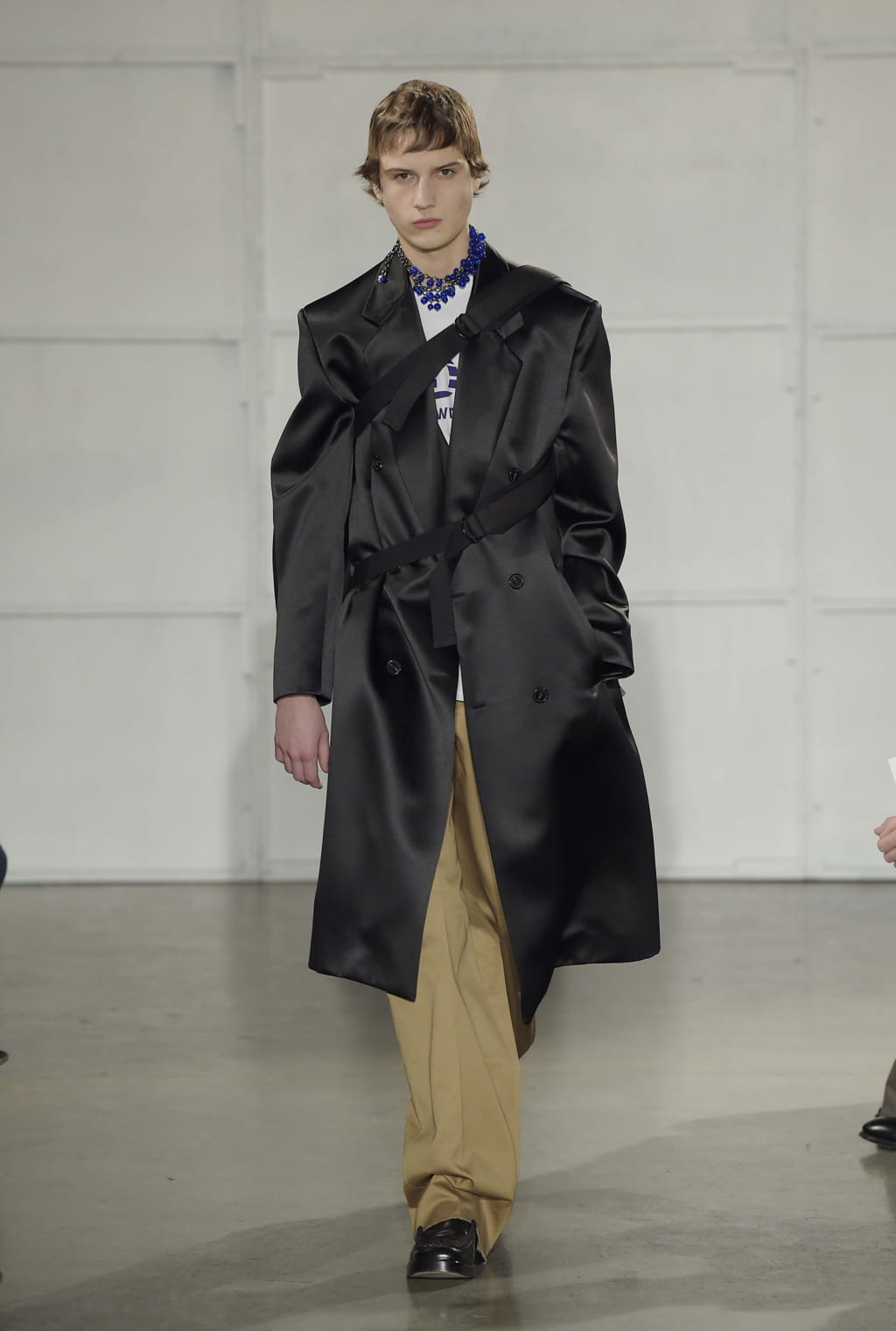Fashion Week New York Fall/Winter 2017 look 15 from the Raf Simons collection menswear