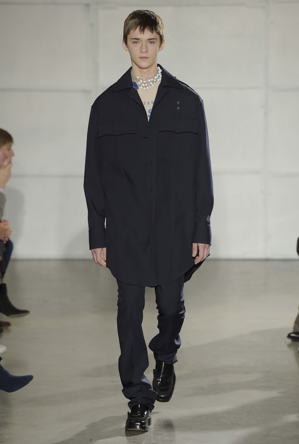 Fashion Week New York Fall/Winter 2017 look 37 from the Raf Simons collection menswear