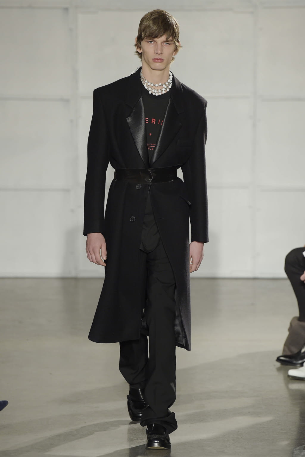 Fashion Week New York Fall/Winter 2017 look 40 from the Raf Simons collection menswear