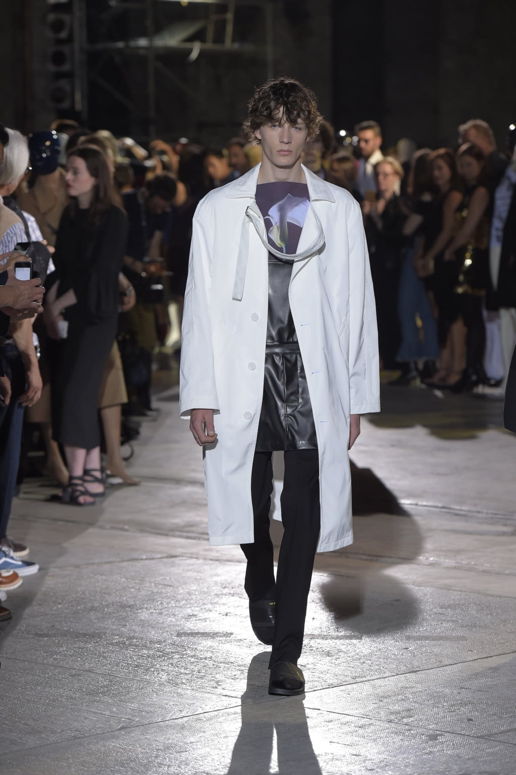 Fashion Week Florence Spring/Summer 2017 look 22 from the Raf Simons collection menswear