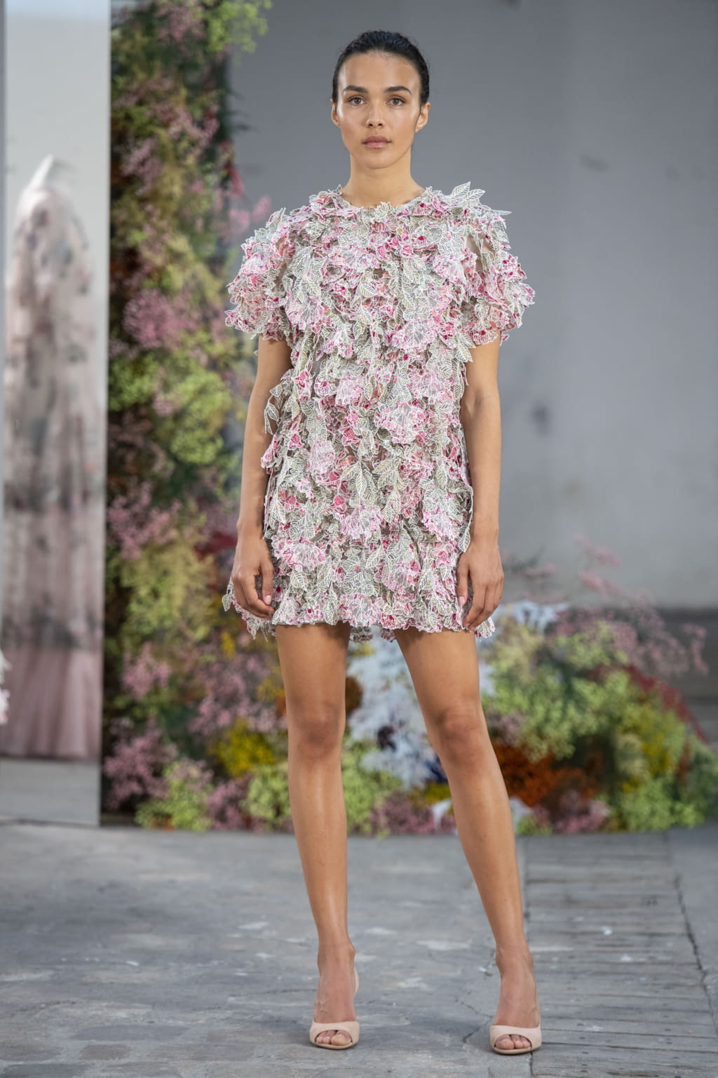 Fashion Week Paris Fall/Winter 2019 look 9 de la collection Rahul Mishra couture