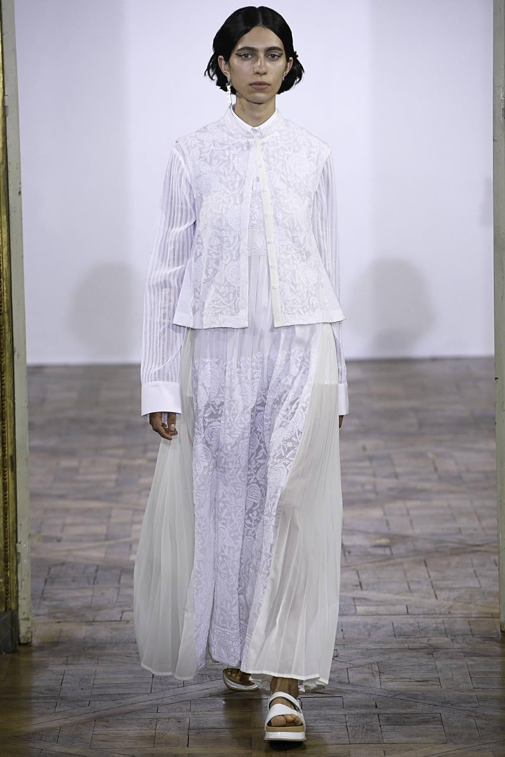 Fashion Week Paris Spring/Summer 2019 look 4 from the Rahul Mishra collection 女装