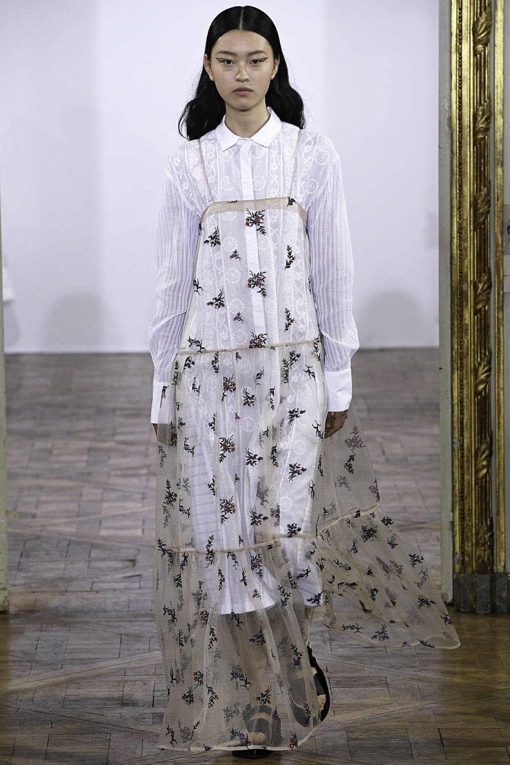 Fashion Week Paris Spring/Summer 2019 look 11 from the Rahul Mishra collection 女装