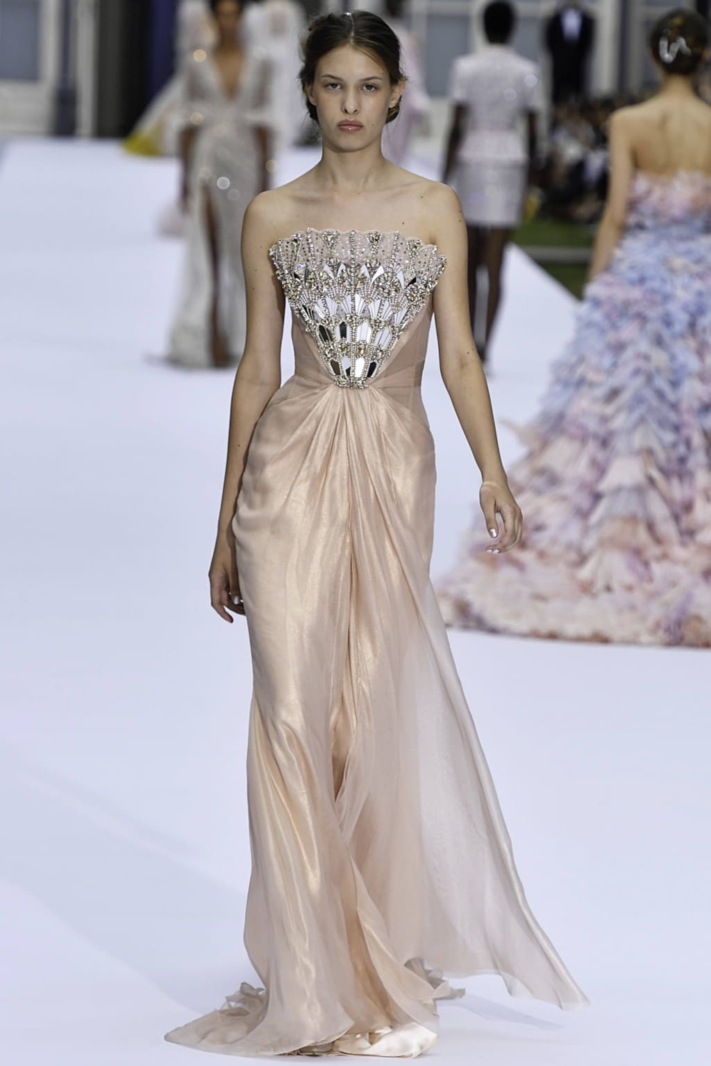 Fashion Week Paris Fall/Winter 2019 look 22 from the Ralph & Russo collection couture
