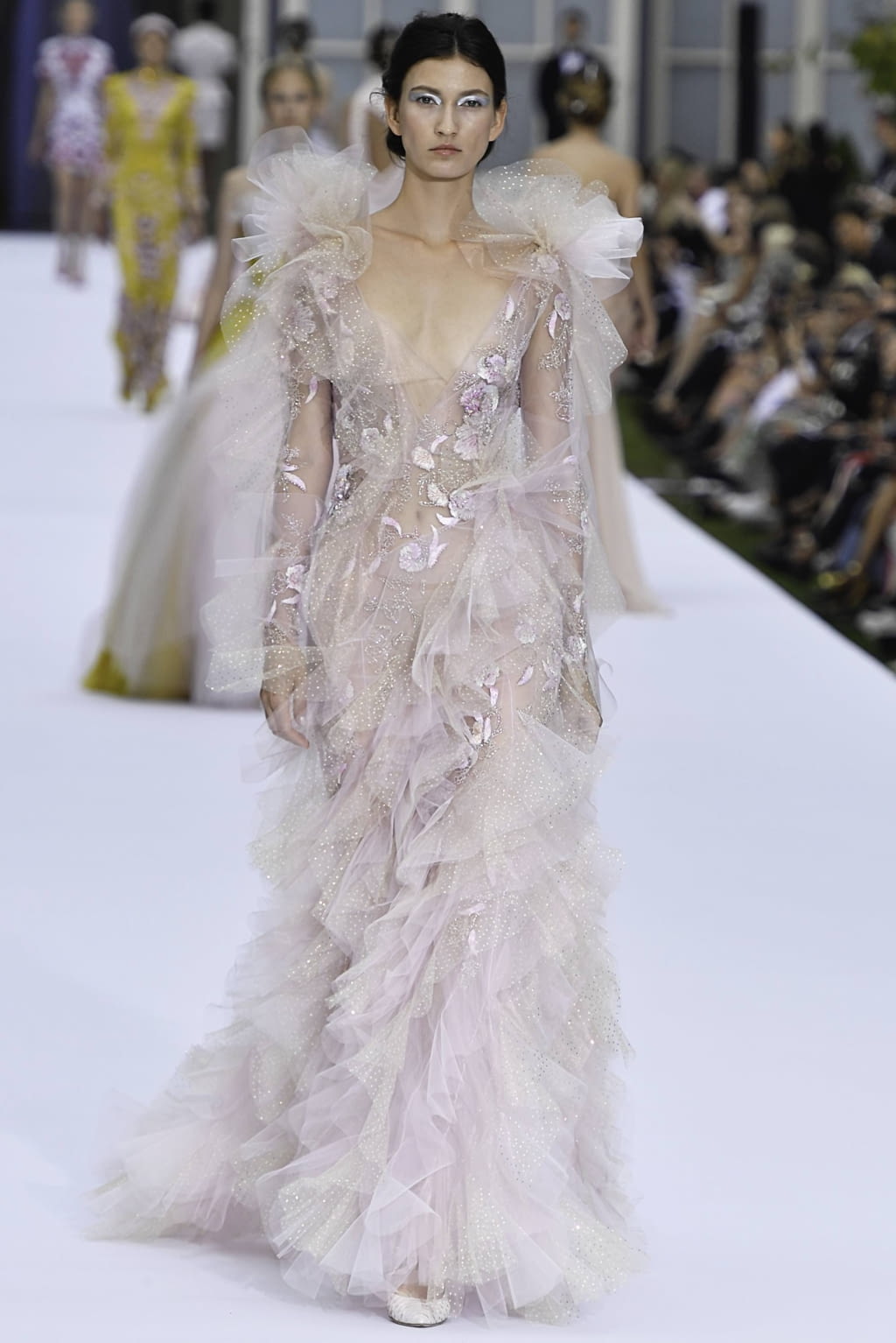 Fashion Week Paris Fall/Winter 2019 look 24 from the Ralph & Russo collection 高级定制