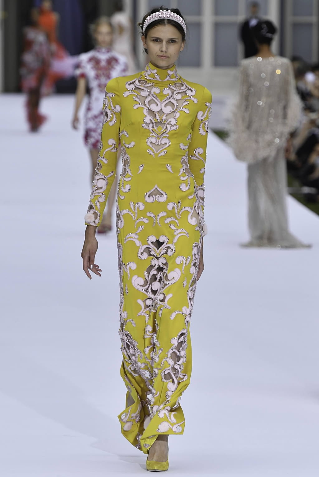 Fashion Week Paris Fall/Winter 2019 look 26 from the Ralph & Russo collection couture