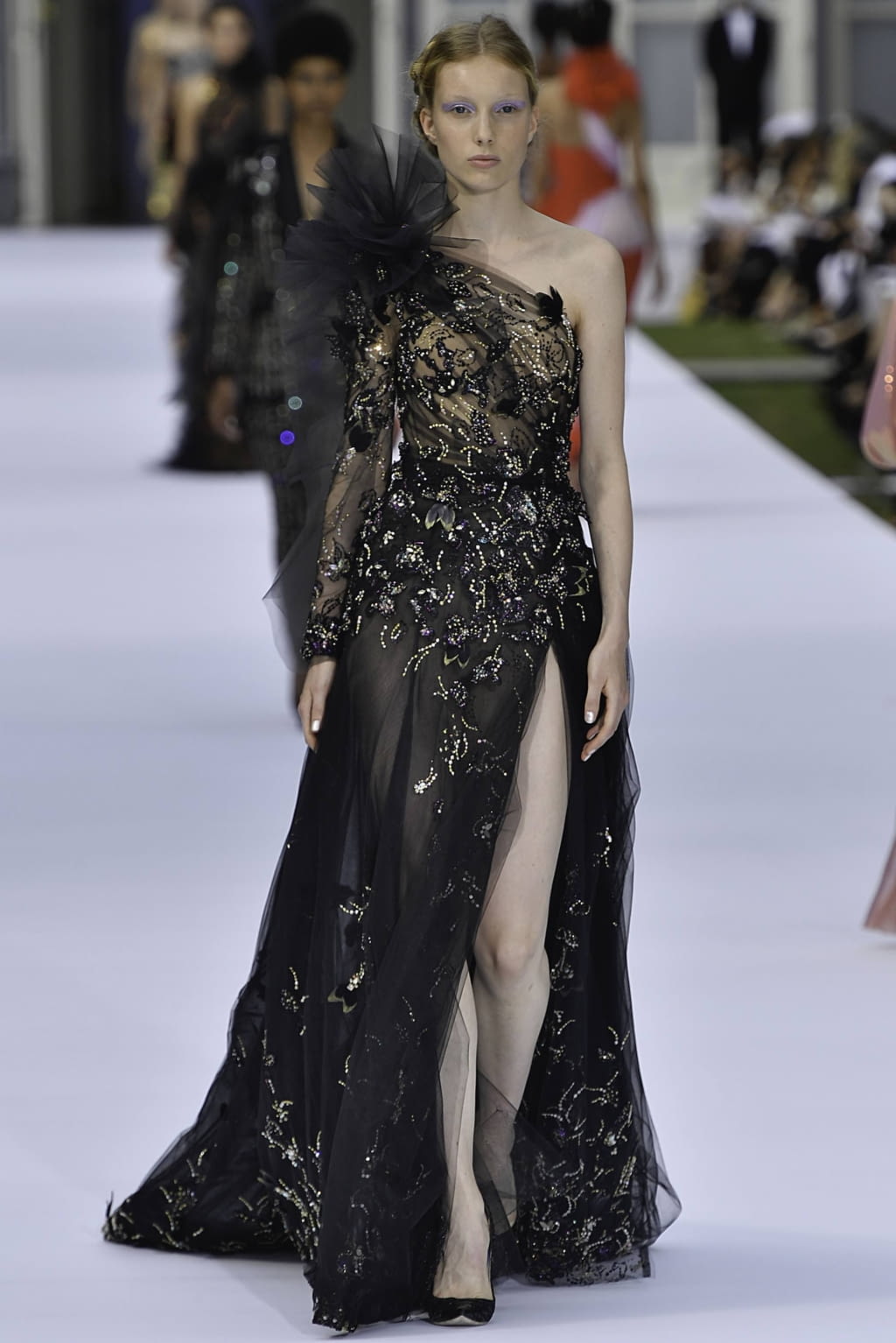 Fashion Week Paris Fall/Winter 2019 look 31 from the Ralph & Russo collection 高级定制