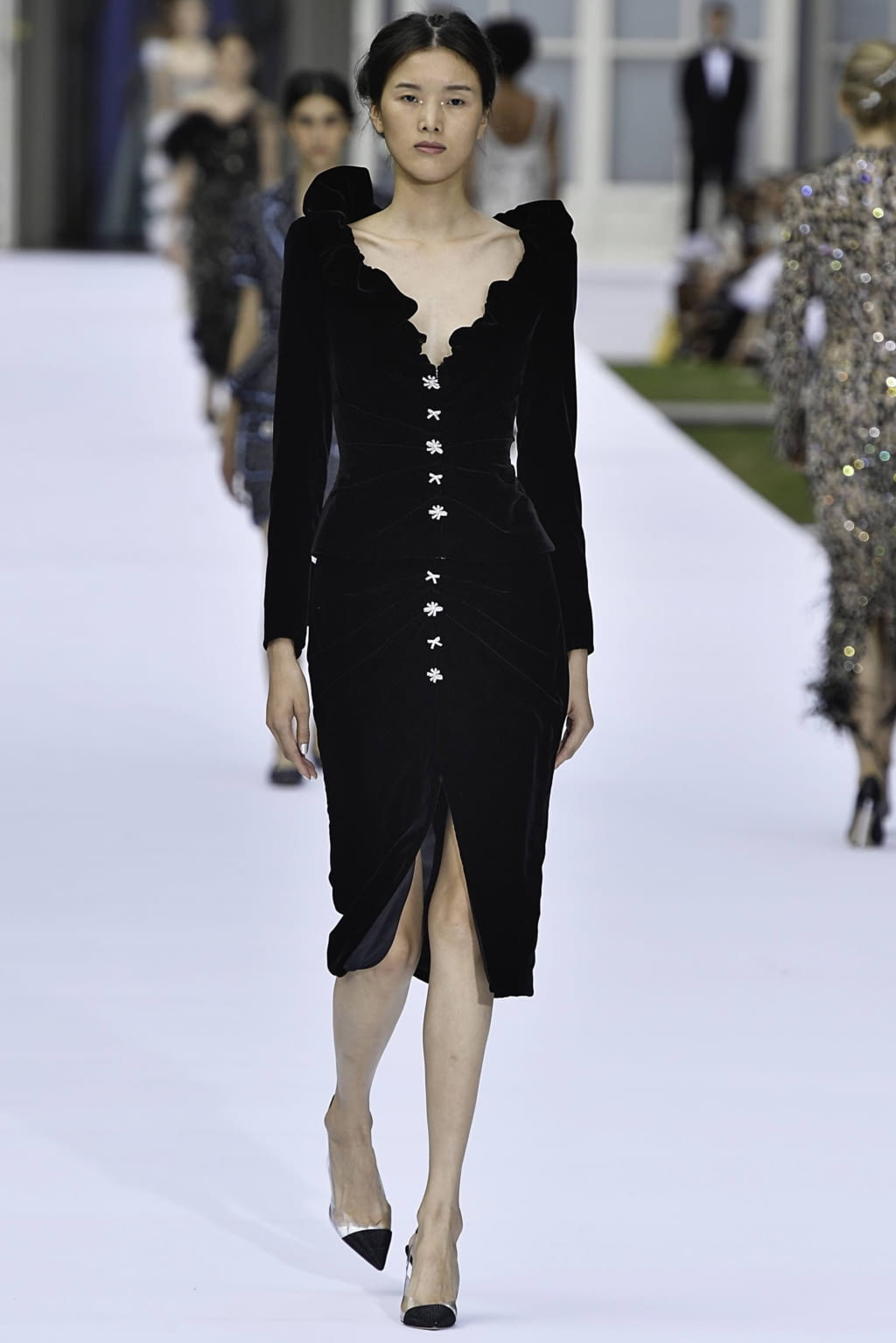 Fashion Week Paris Fall/Winter 2019 look 39 de la collection Ralph & Russo couture