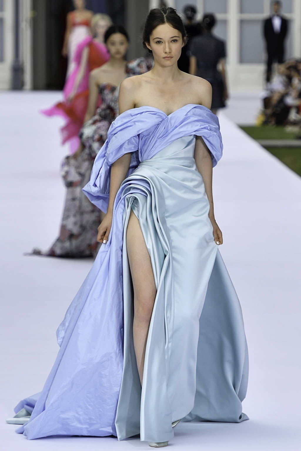 Fashion Week Paris Fall/Winter 2019 look 43 from the Ralph & Russo collection couture